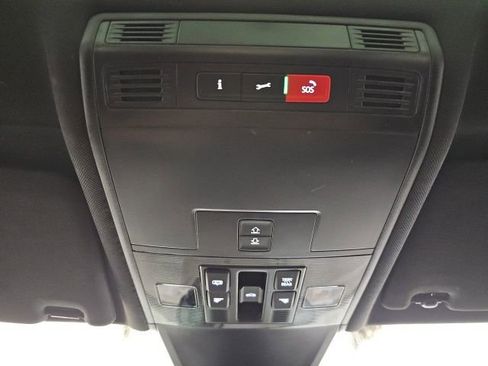 Used 2024 Volkswagen Tiguan SE R-Line image 27