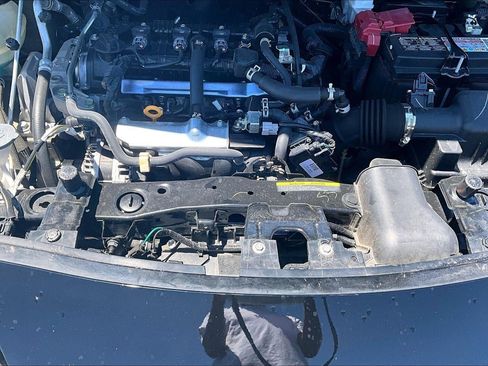 Used 2025 Nissan Versa SV FWD image 9