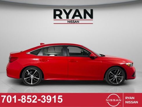 Used 2024 Honda Civic Touring image 4