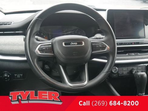 Used 2022 Jeep Compass Latitude AWD/4WD image 42