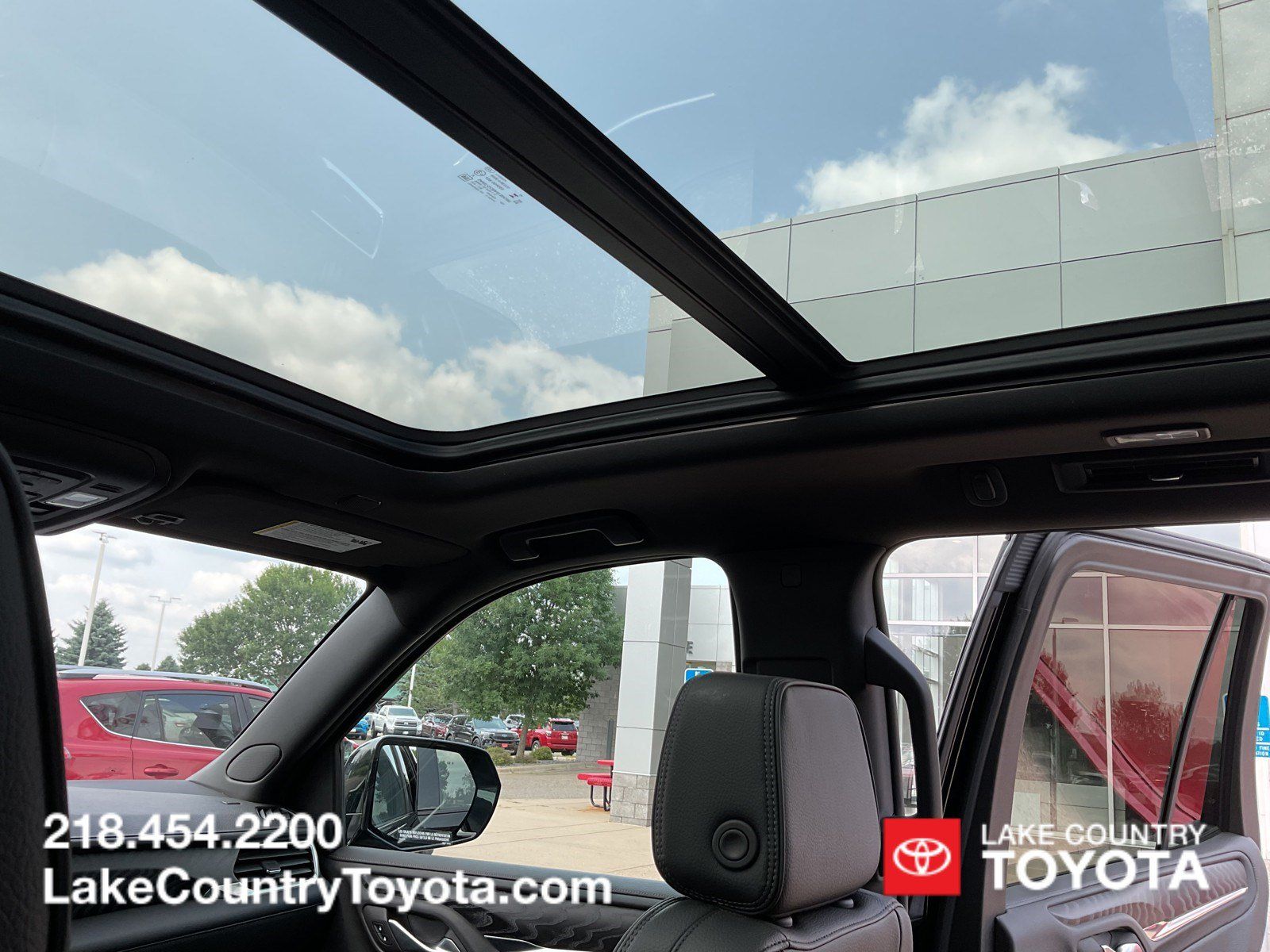 Used 2024 GMC Yukon Denali w/ Max Trailering Package AWD/4WD image 18