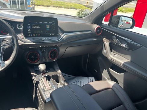 Used 2025 Chevrolet Blazer RS FWD image 28