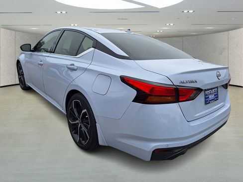 Used 2025 Nissan Altima 2.5 SR image 3