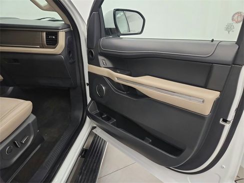 Used 2023 Ford Expedition Max Limited image 46