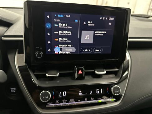 Used 2025 Toyota Corolla Cross XLE FWD image 18