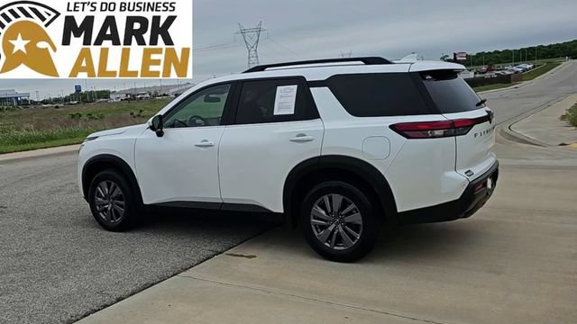 Used 2025 Nissan Pathfinder SV FWD image 6