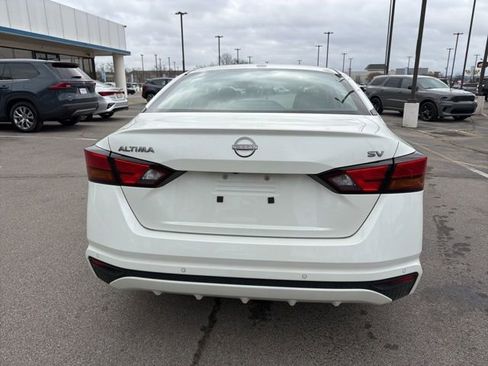 Used 2023 Nissan Altima 2.5 SV image 4