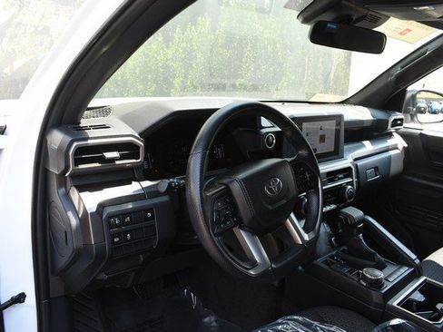 Certified 2025 Toyota 4Runner SR5 AWD/4WD image 14