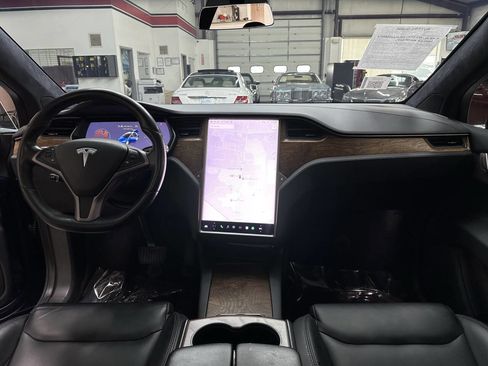 Used 2020 Tesla Model X image 16
