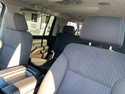 Used 2017 GMC Yukon XL SLE w/ HD Trailering Package image 13