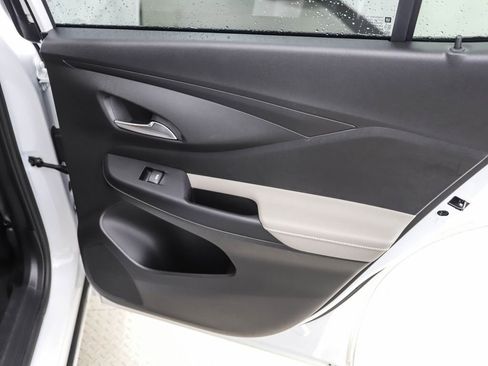 Used 2025 Buick Envista Avenir image 23