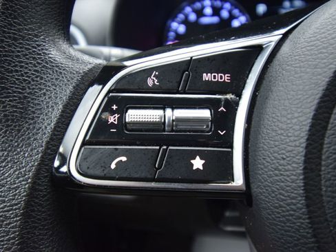 Used 2023 Kia Forte LXS w/ LXS Technology Package FWD image 32