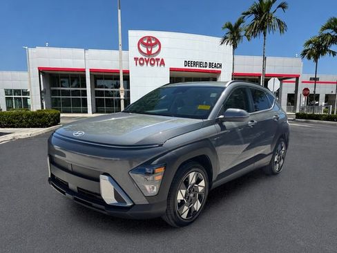 Used 2025 Hyundai Kona SEL FWD image 3