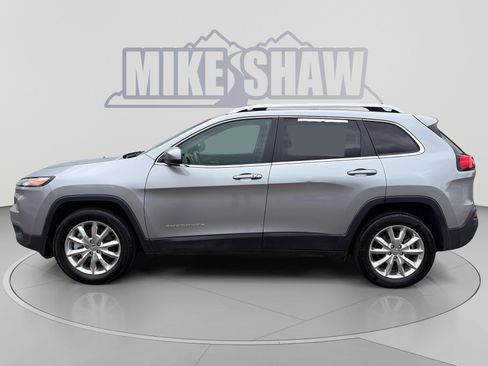 Used 2017 Jeep Cherokee Limited AWD/4WD image 8