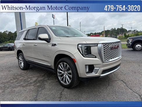 Used 2021 GMC Yukon Denali w/ Denali Premium Package AWD/4WD image 3