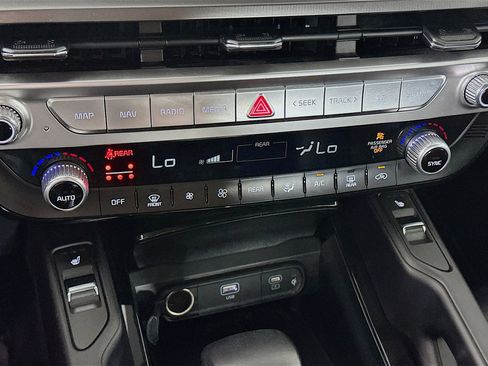 Used 2025 Kia Telluride S FWD image 24