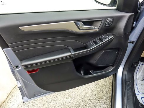 Used 2022 Ford Escape SEL w/ Technology Package image 23