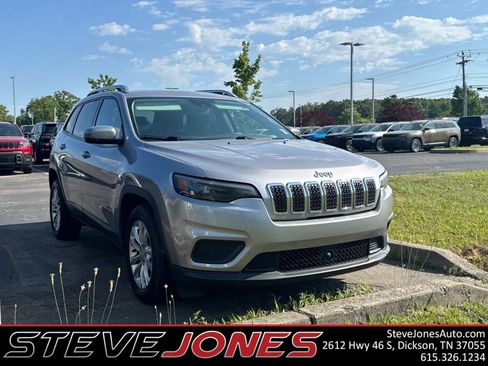 Used 2021 Jeep Cherokee Latitude FWD image 1
