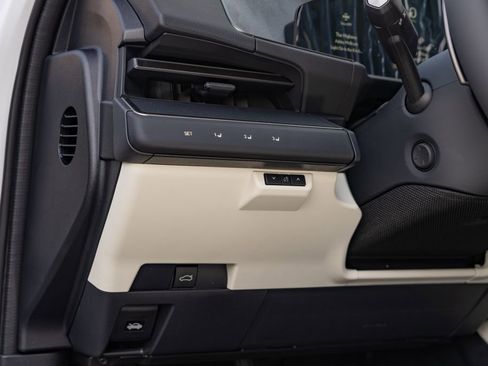 New 2026 Lexus ES 350e FWD image 30
