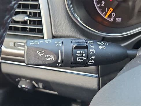 Used 2022 Jeep Grand Cherokee Limited image 27