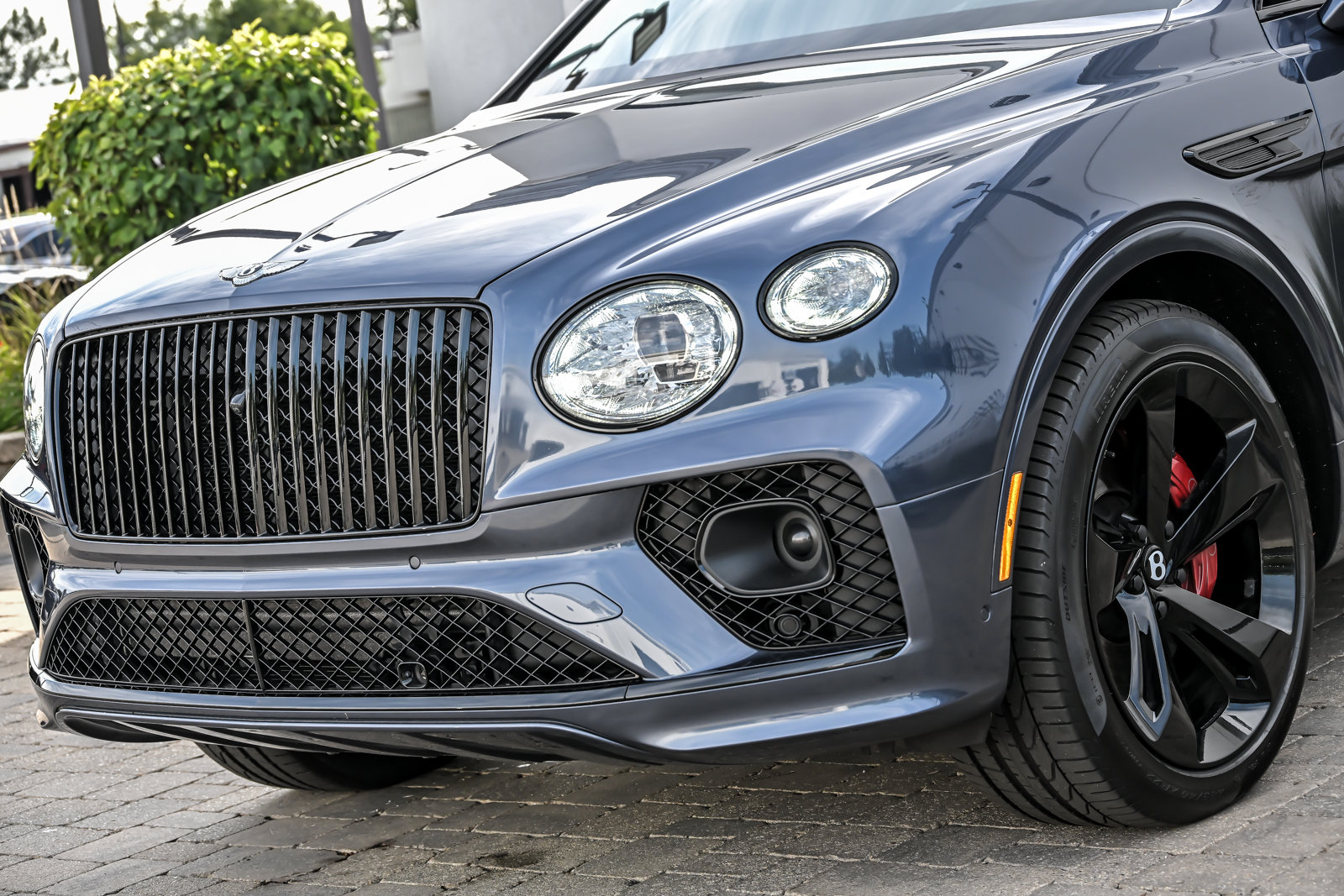 Certified 2023 Bentley Bentayga Extended Wheelbase AWD/4WD image 6