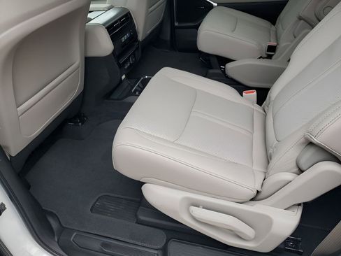 New 2026 Jeep Grand Wagoneer L 2WD image 20