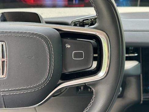 New 2025 Lincoln Navigator Reserve AWD/4WD image 8