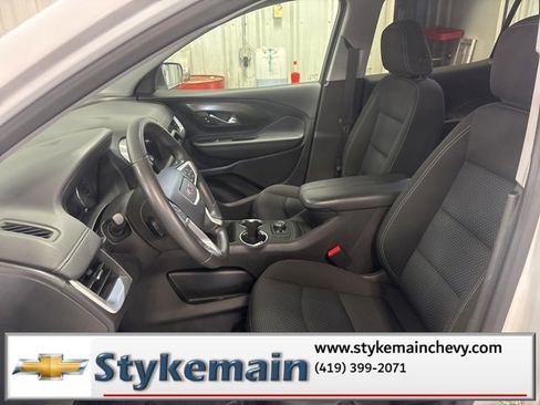 Used 2022 GMC Terrain SLE image 17