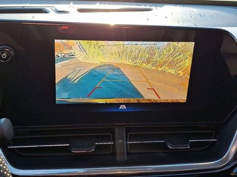 Used 2024 Chevrolet Trax RS w/ Sunroof Package image 29