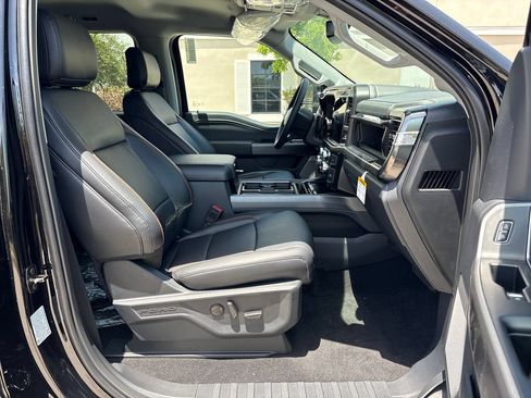 New 2026 Ford F250 Lariat w/ Black Appearance Package AWD/4WD image 5