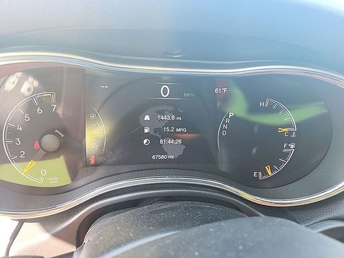 Used 2019 Jeep Grand Cherokee Laredo AWD/4WD image 9
