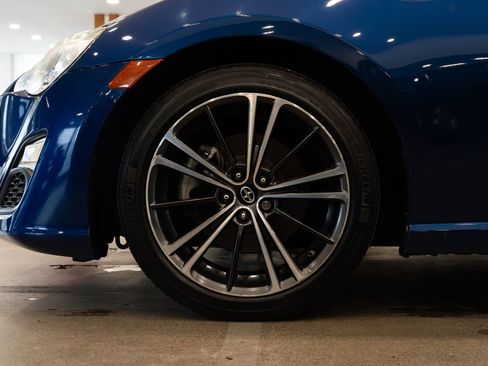Used 2013 Scion FR-S RWD image 7
