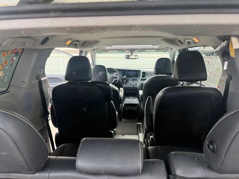 Used 2015 Toyota Sienna SE w/ SE Preferred Package image 20