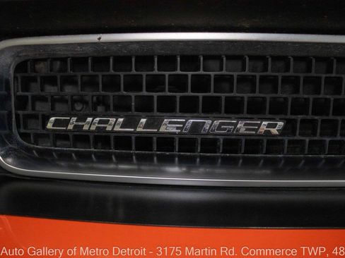 Used 2009 Dodge Challenger SRT8 w/ SRT Option Group II RWD image 36
