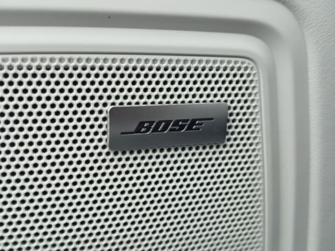 New 2026 Porsche Macan image 18