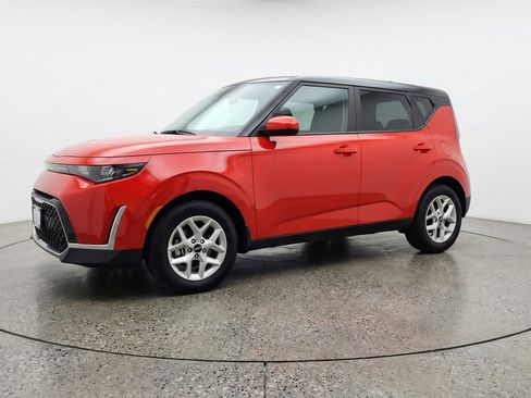 Used 2025 Kia Soul LX w/ LX Technology Package FWD image 2