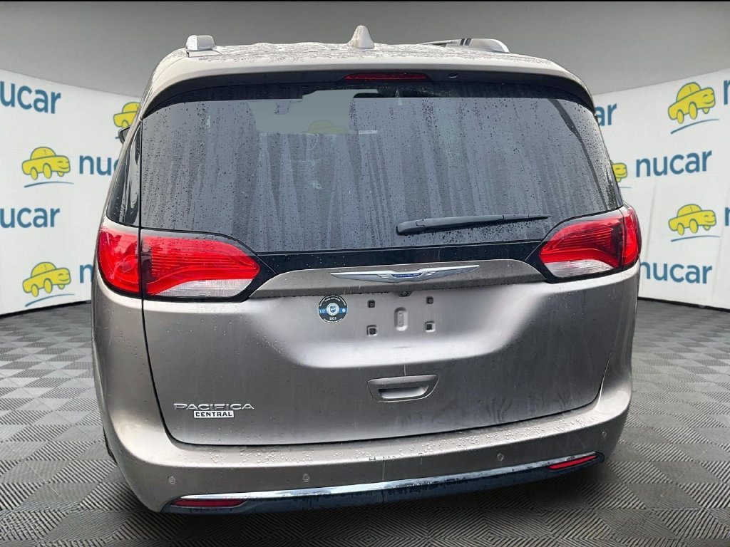 Used 2018 Chrysler Pacifica Touring-L FWD image 3