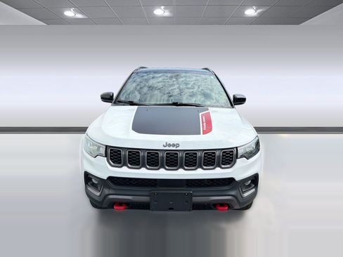 Used 2025 Jeep Compass Trailhawk AWD/4WD image 5