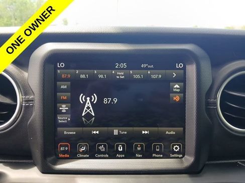 Used 2022 Jeep Wrangler Unlimited Rubicon 4xe w/ Cold Weather Group AWD/4WD image 22