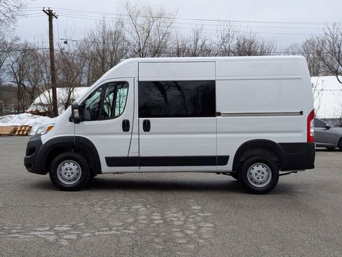 Used 2023 RAM ProMaster 2500 w/ Driver Convenience Group image 7