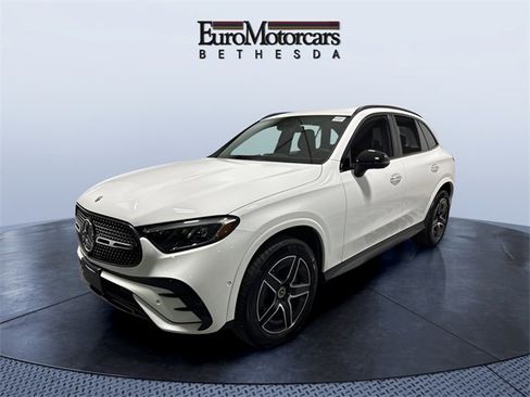 Used 2025 Mercedes-Benz GLC 300 4MATIC image 1