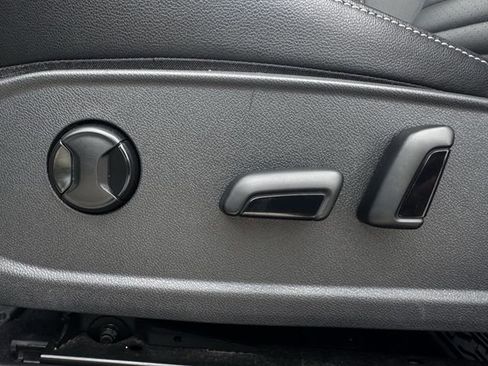 Used 2022 Volkswagen Jetta SE w/ Panoramic Sunroof Package FWD image 25