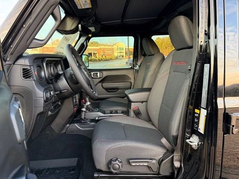 New 2026 Jeep Wrangler Unlimited Rubicon image 13