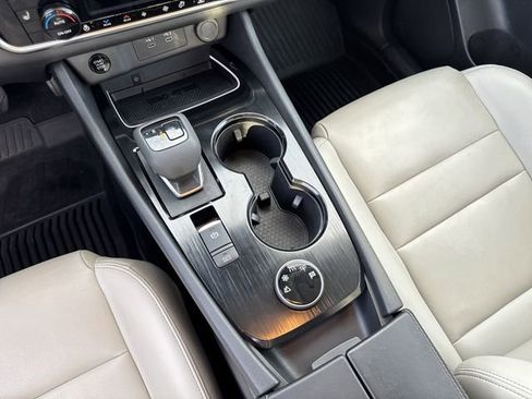 Certified 2024 Nissan Rogue SL w/ SL Premium Package image 17