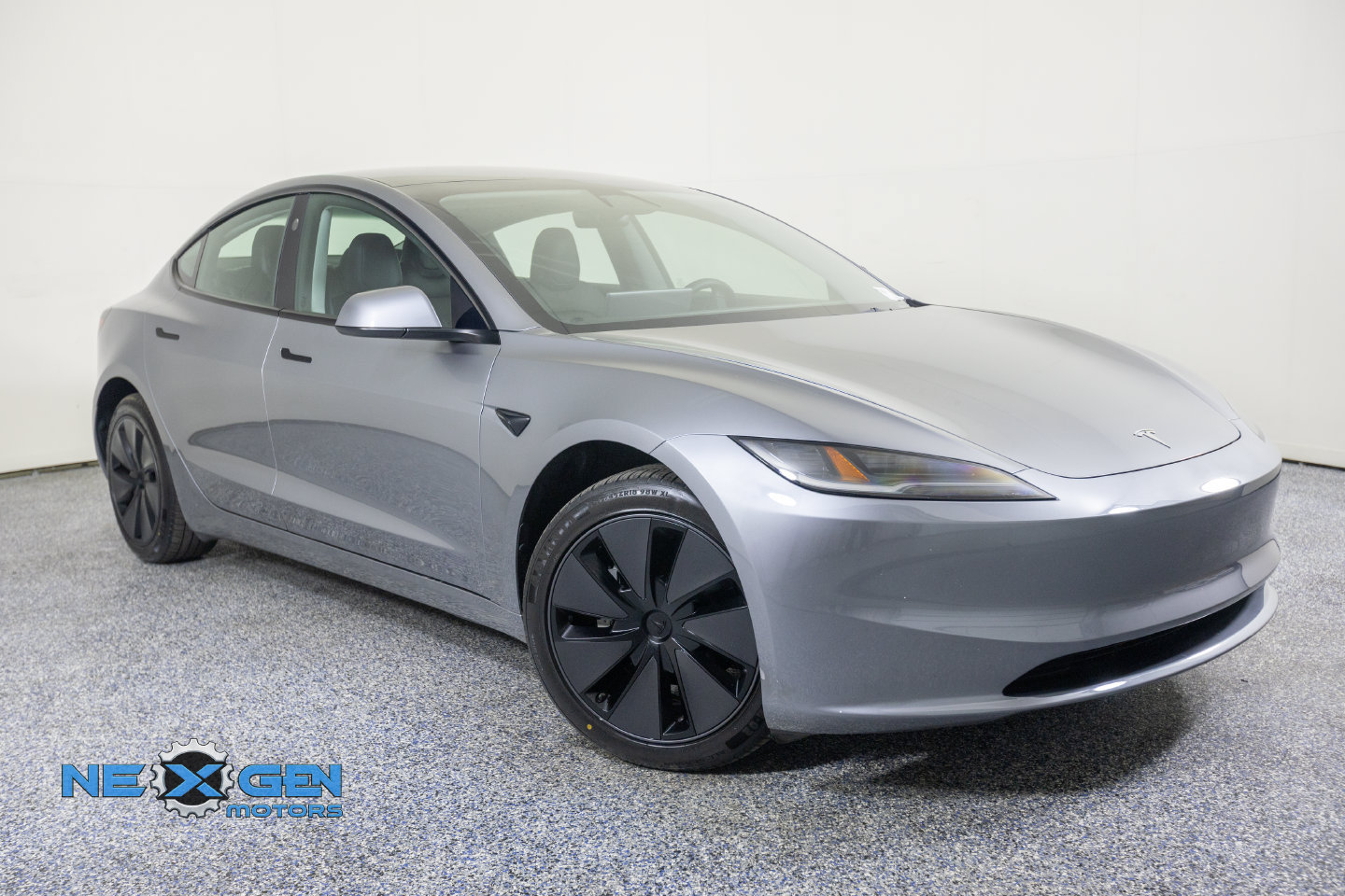 Used 2025 Tesla Model 3 Long Range RWD image 1