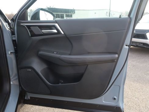 New 2026 Mitsubishi Outlander AWD image 23