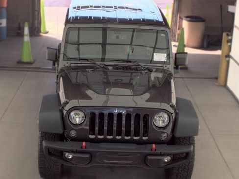 Used 2016 Jeep Wrangler Unlimited Rubicon AWD/4WD image 2