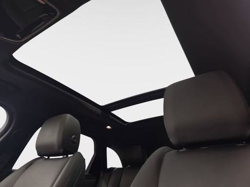 New 2026 Land Rover Range Rover Velar Dynamic SE AWD/4WD image 17