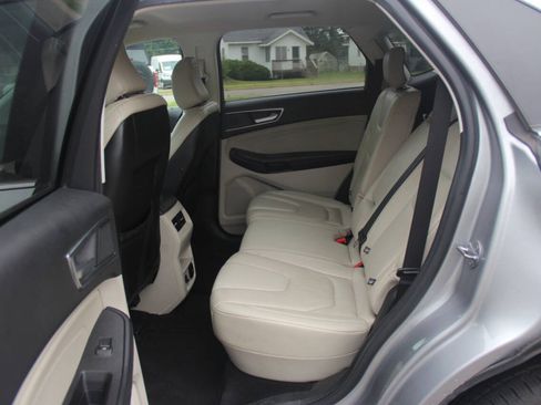 Certified 2022 Ford Edge Titanium AWD/4WD image 13