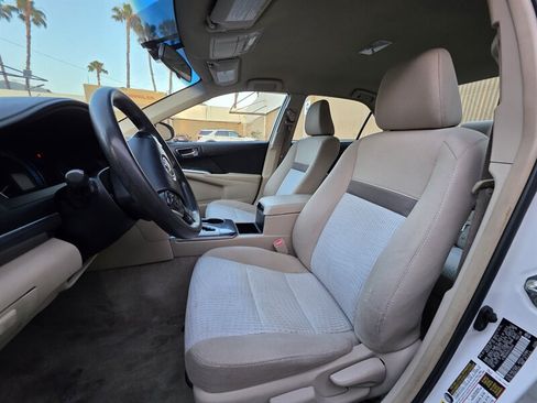 Used 2014 Toyota Camry LE FWD image 12